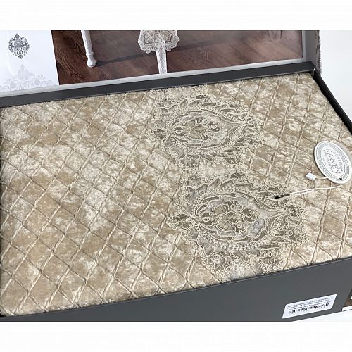 Скатерть Карвен "LUCCA"160*300 велюр с кружевом M 791 cappuccino/капучино