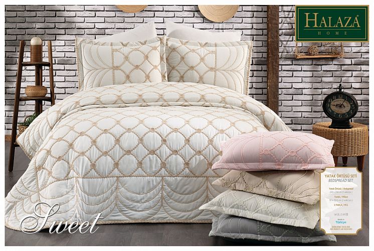 Комплект HALAZA "SWEET" (Покрывало+ наволочки) 240*250/50*70+5см(2)  евро Y 899 бежевый (Акция)
