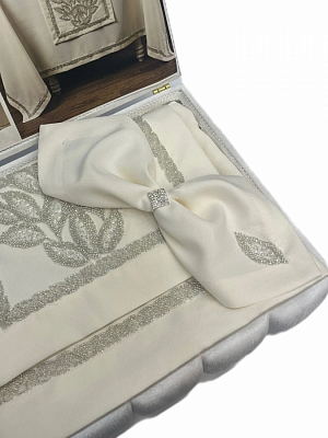 Скатерть Cундук Karen Krem 180*280 с салфетками (12 шт) 30*30 26 пр